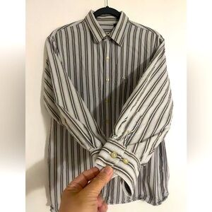 IZOD Saltwater Long Sleeve Button-Down Collared 100% Cotton Shirt Men's MEDIUM